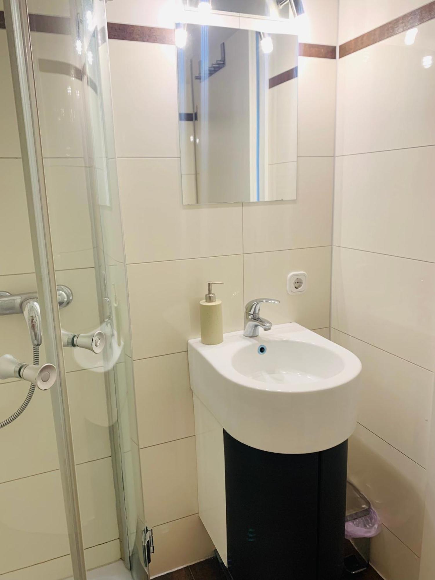 Business Messe Apartment & Wellness Spa ดุสเซลดอร์ฟ ภายนอก รูปภาพ
