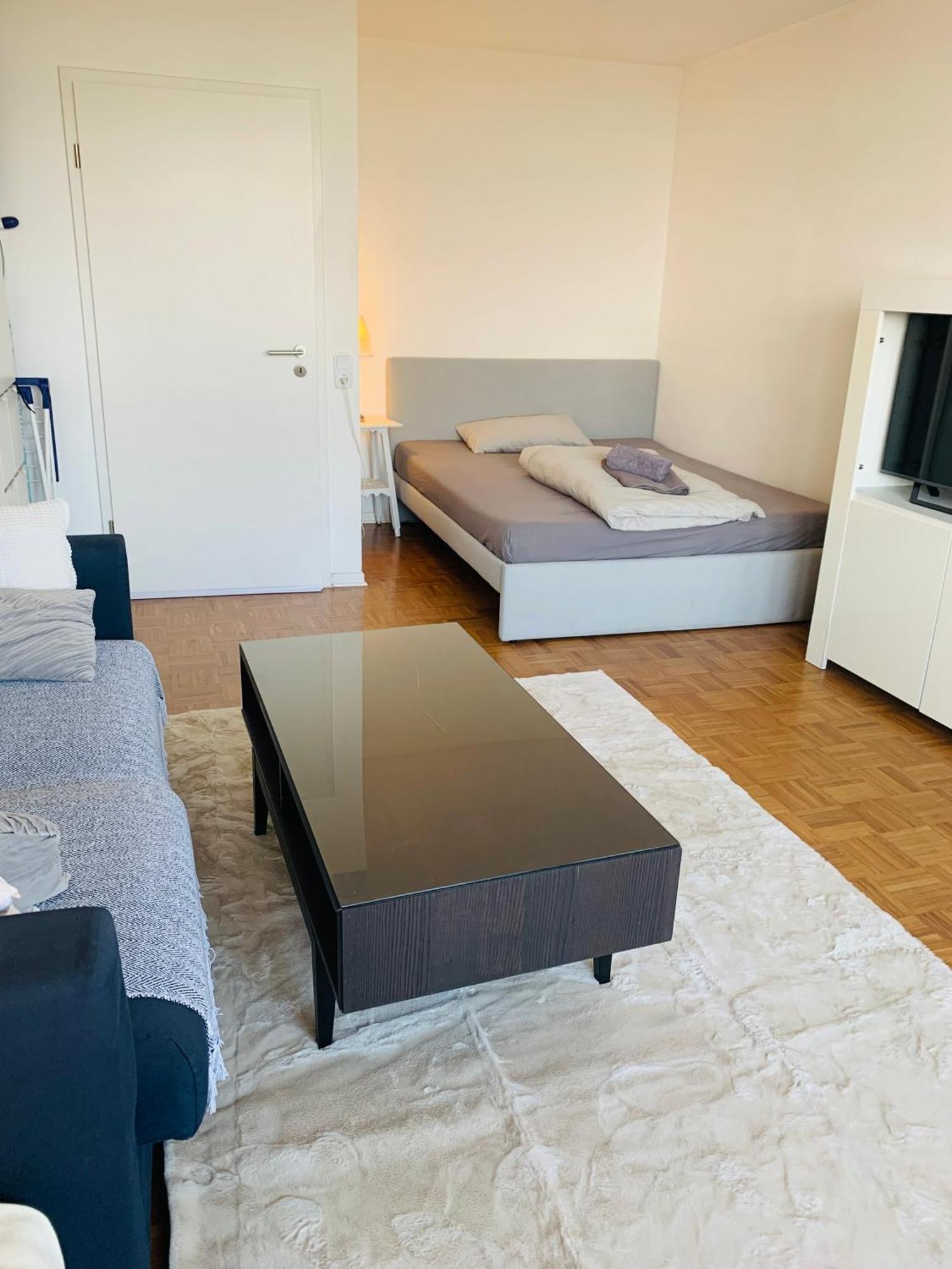 Business Messe Apartment & Wellness Spa ดุสเซลดอร์ฟ ภายนอก รูปภาพ